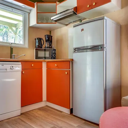 Gorgeous In With Heated Swimming Pool Holiday home *