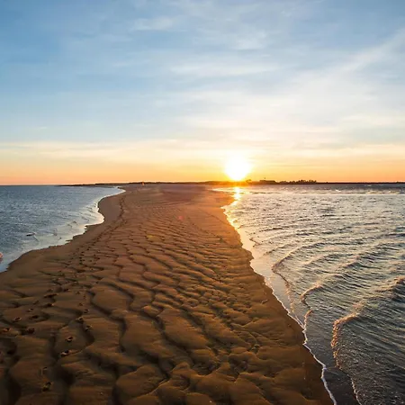 Holiday home Gorgeous In With Heated Swimming Pool La Faute-sur-Mer