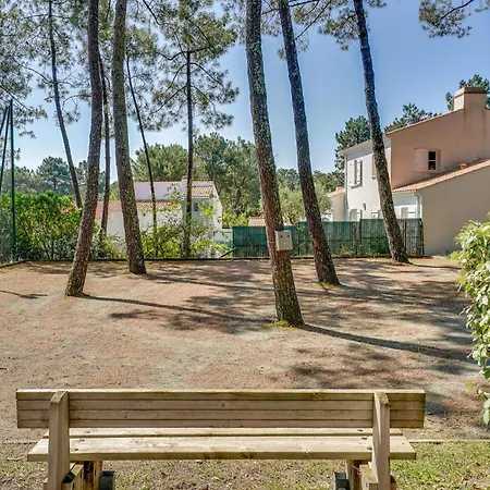 Awesome Home In La Faute-Sur-Mer Casa de Férias *